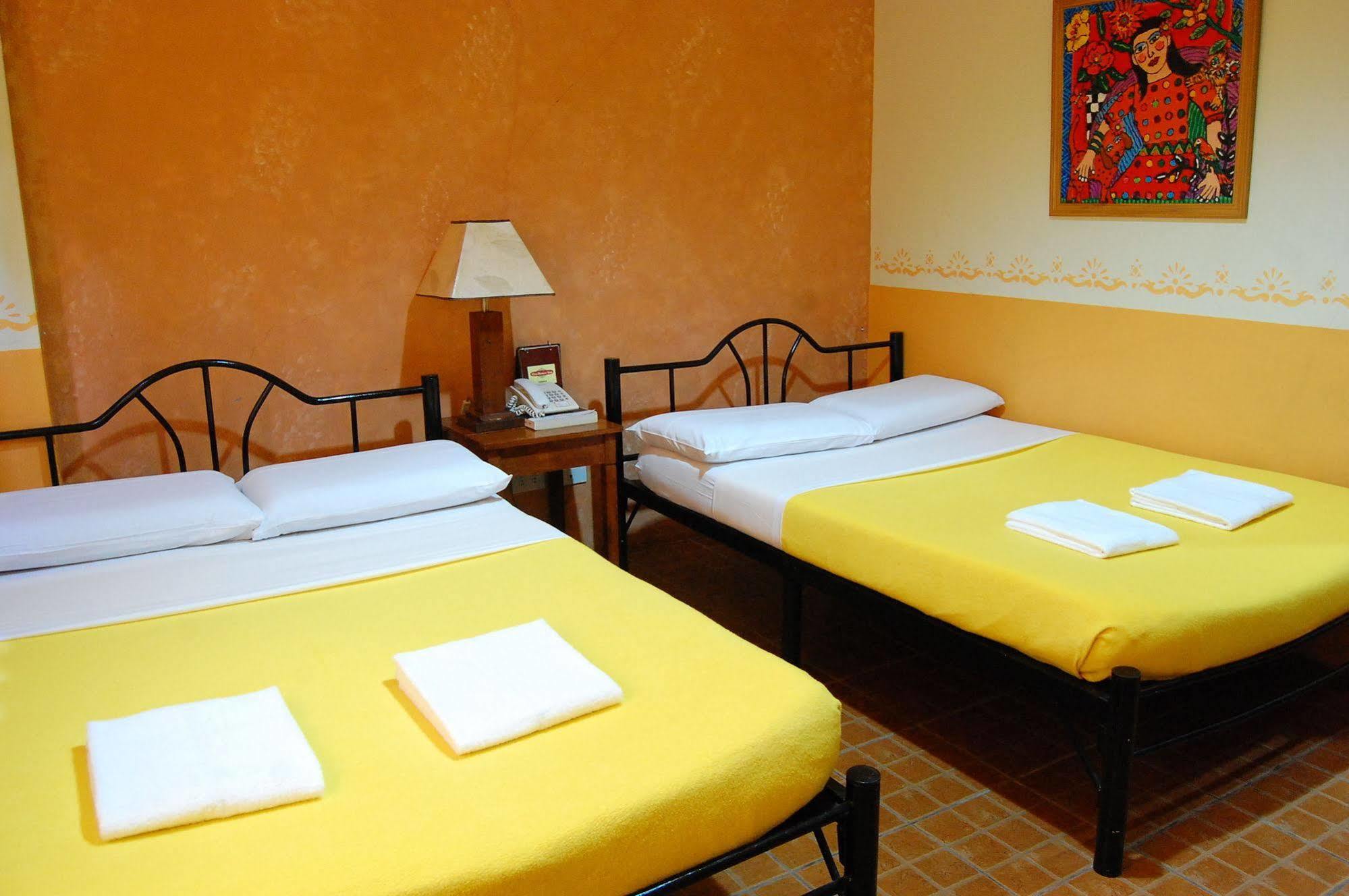 The Mayflower Inn Себу Экстерьер фото