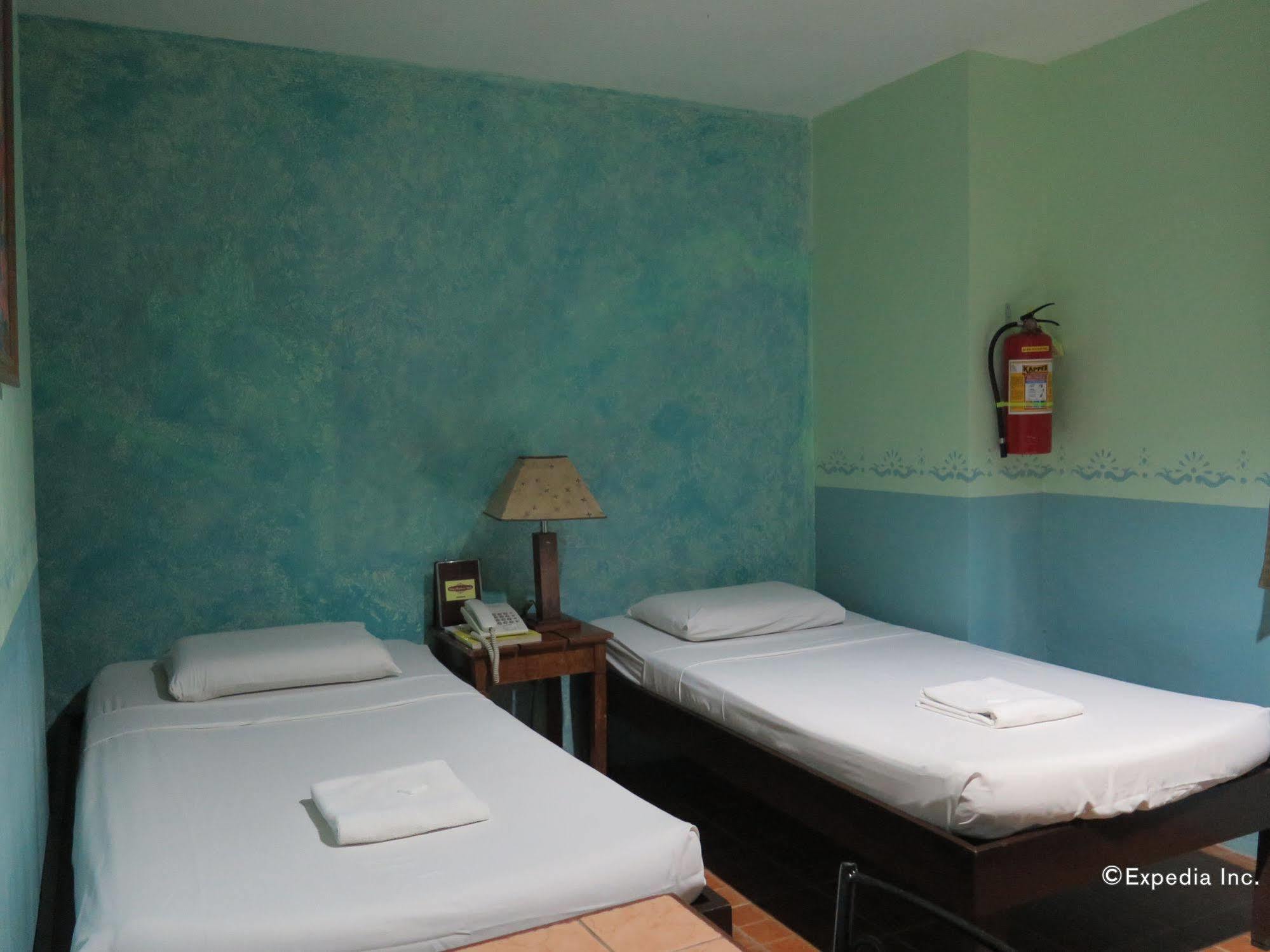 The Mayflower Inn Себу Экстерьер фото